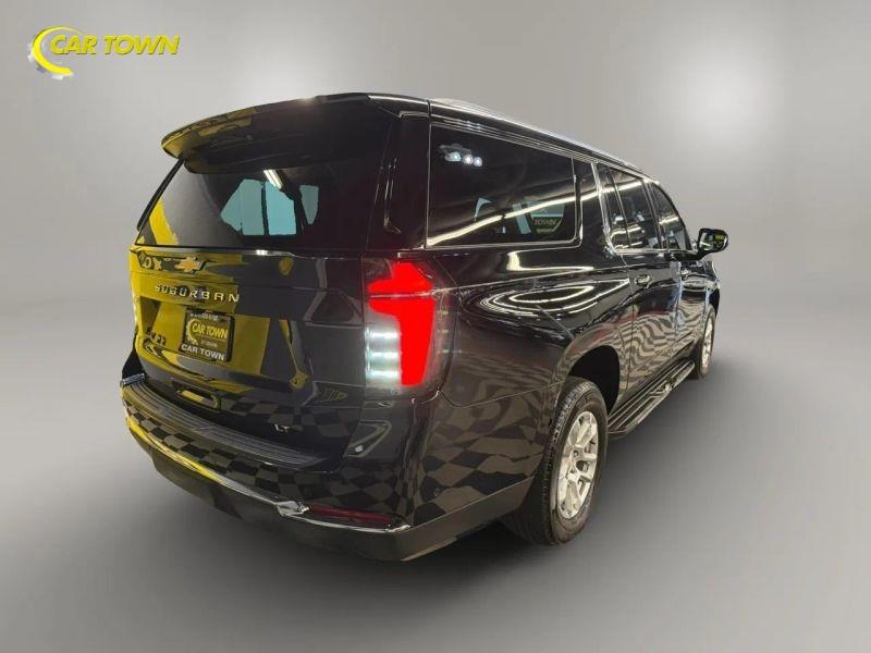 Vehicle photo 9