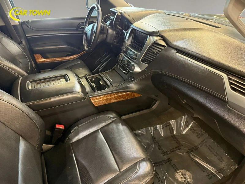 Vehicle photo 23