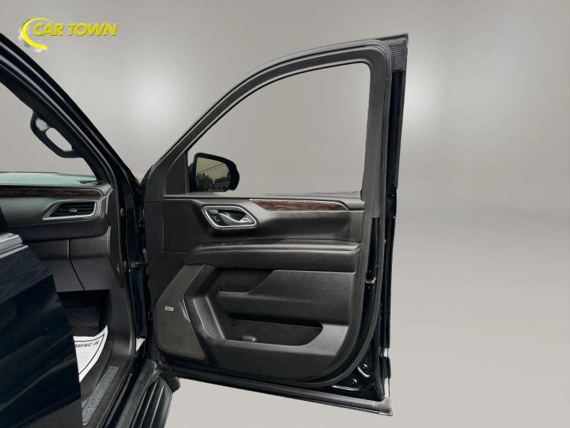 Vehicle photo 19