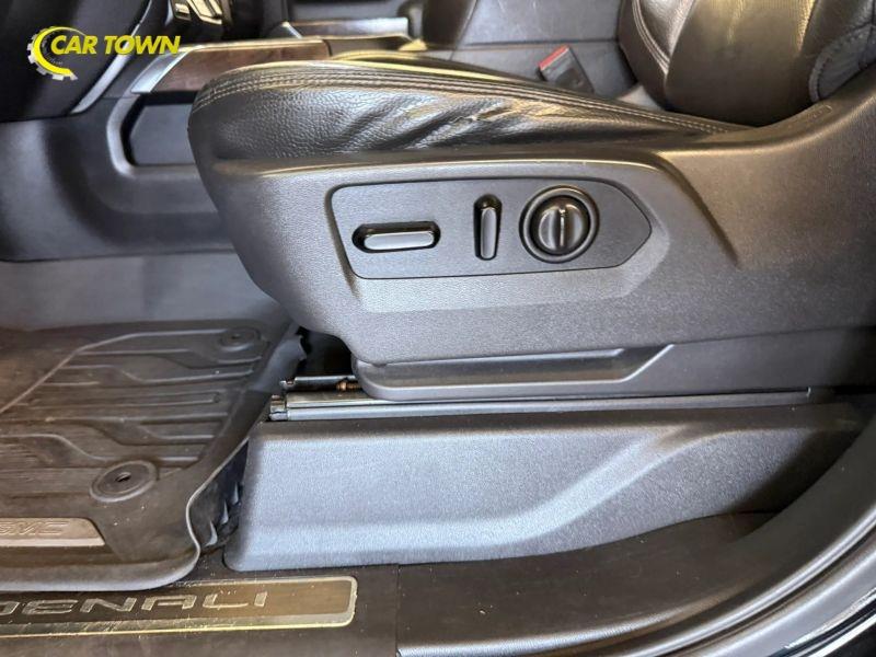 Vehicle photo 18