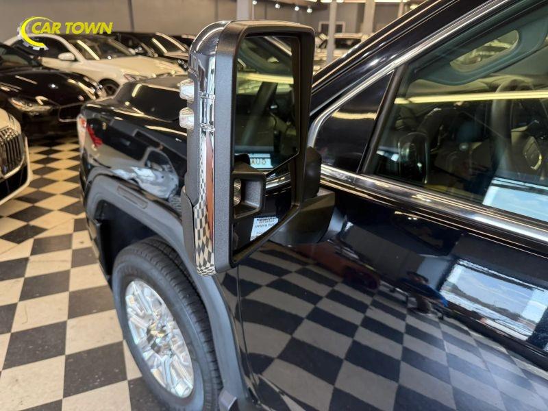 Vehicle photo 31