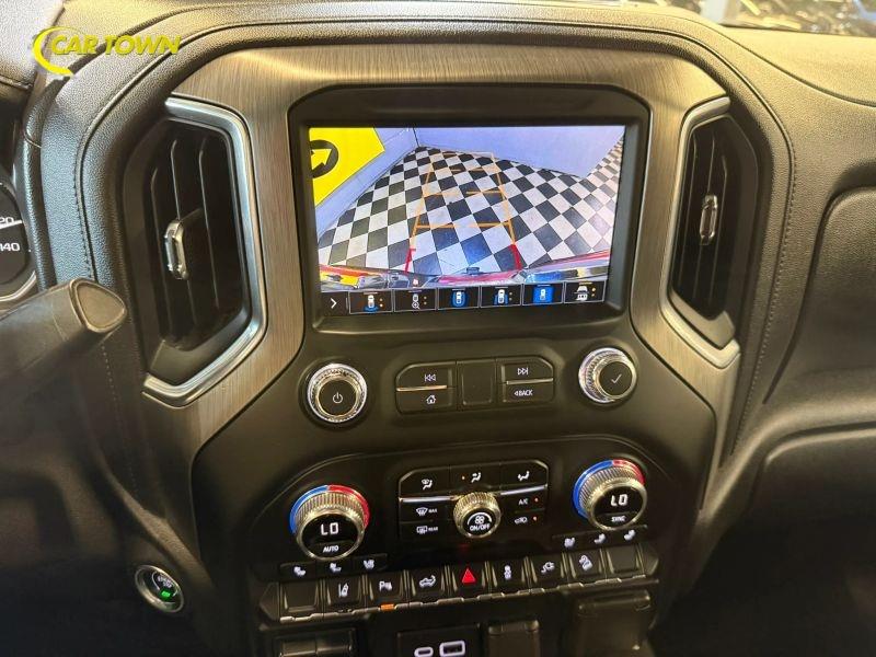 Vehicle photo 37