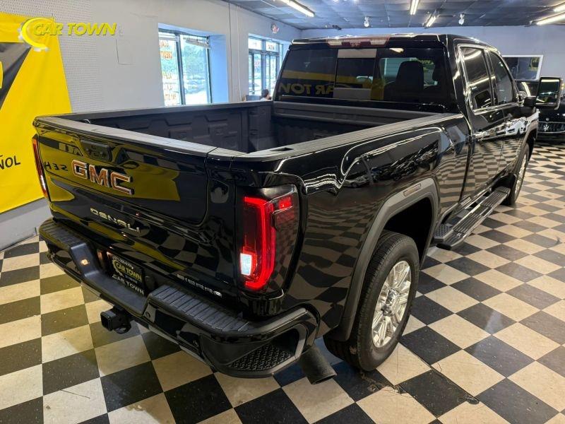 Vehicle photo 8