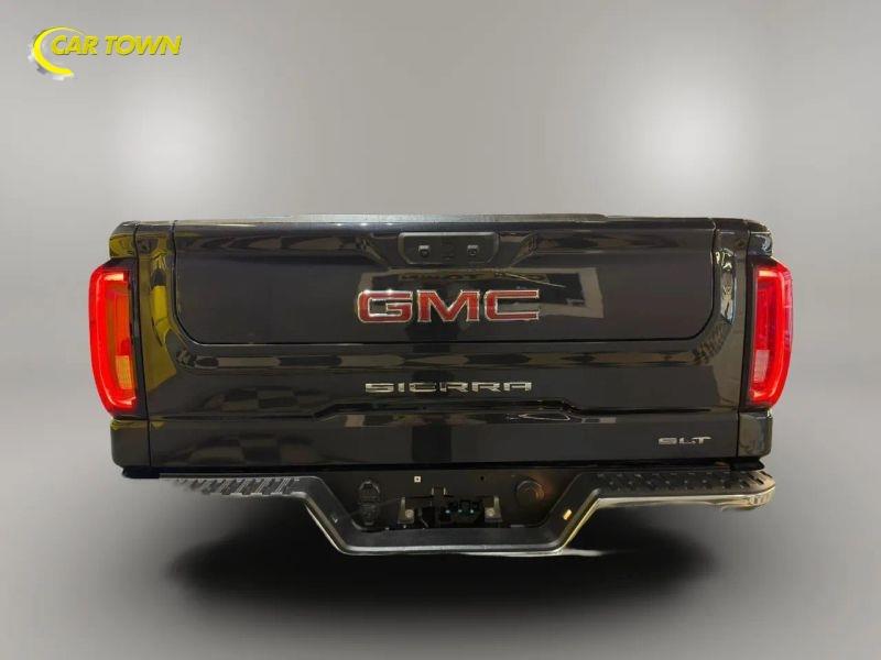 Vehicle photo 11