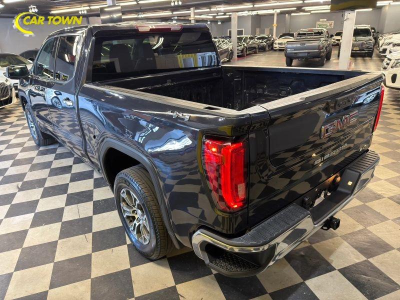 Vehicle photo 12