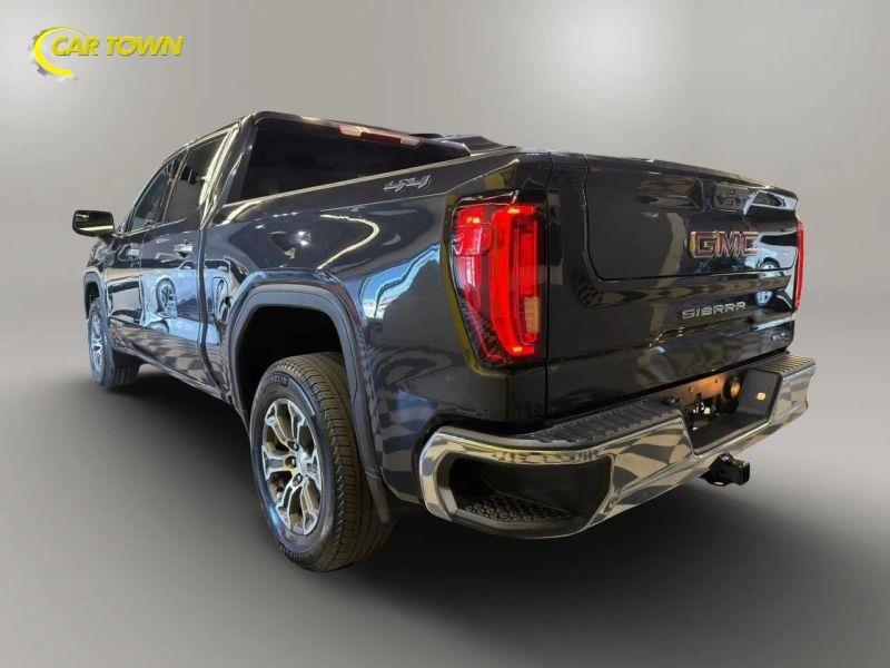 Vehicle photo 13