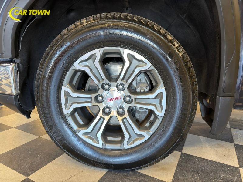 Vehicle photo 15
