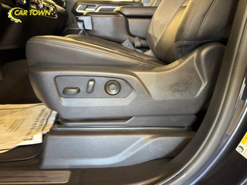 Vehicle photo 19