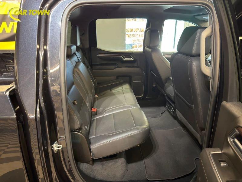 Vehicle photo 25