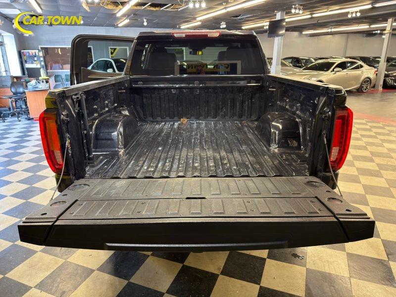 Vehicle photo 28