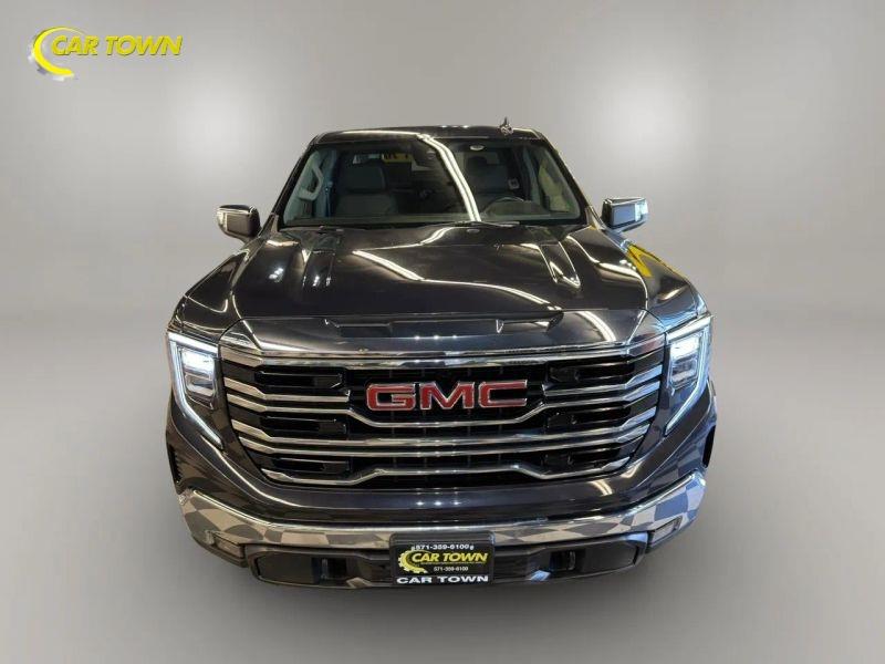 Vehicle photo 3