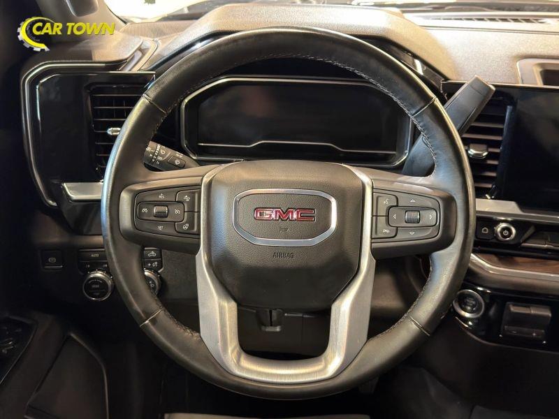 Vehicle photo 32
