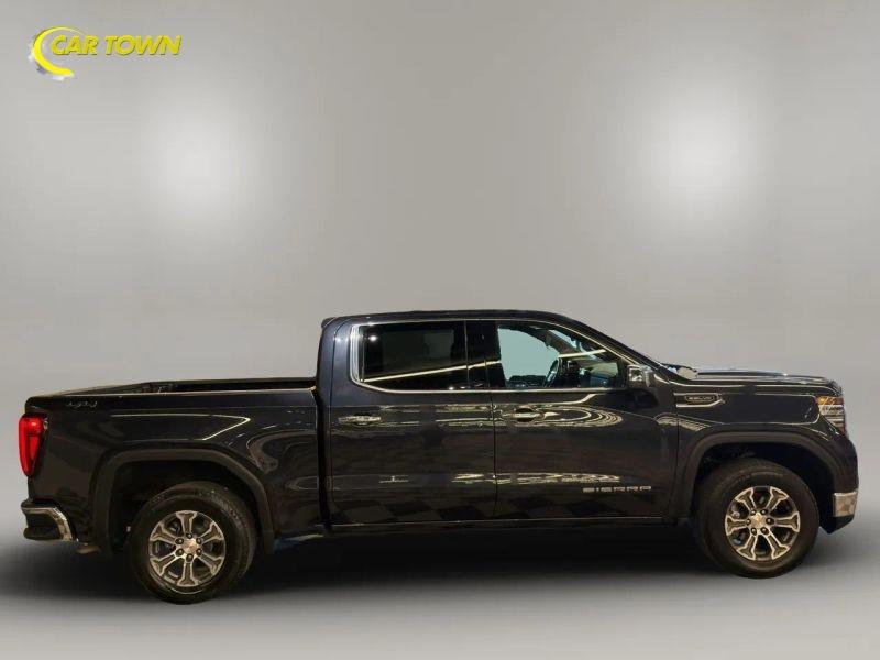 Vehicle photo 7