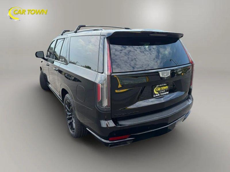 Vehicle photo 12