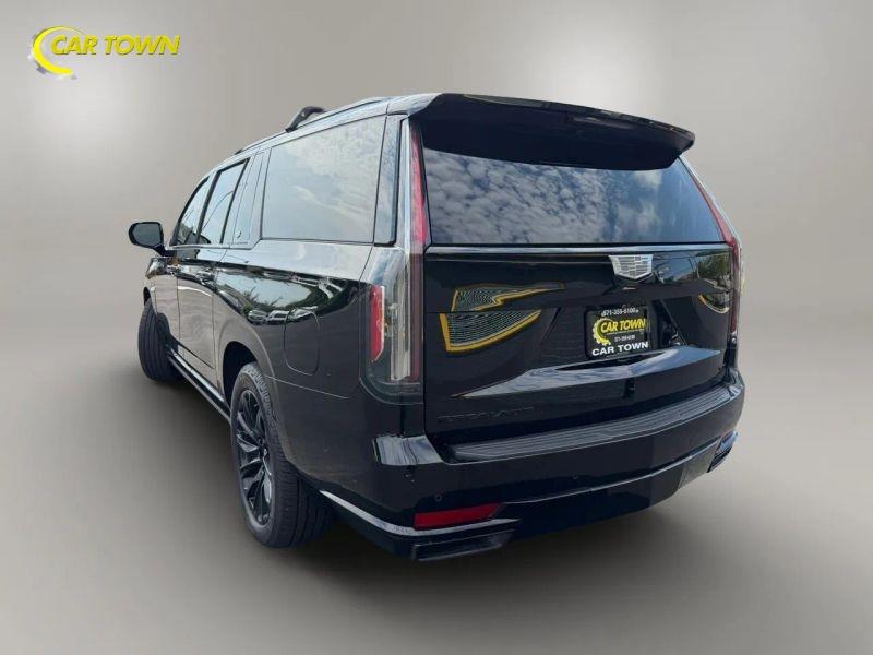 Vehicle photo 13