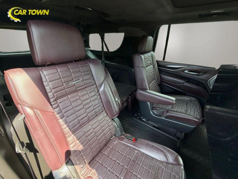 Vehicle photo 21