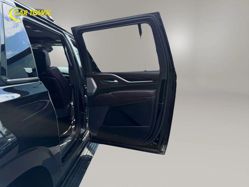 Vehicle photo 22