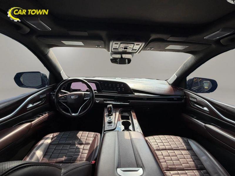 Vehicle photo 25
