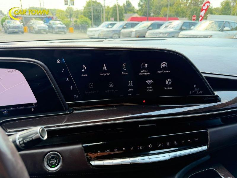 Vehicle photo 30