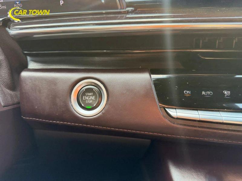 Vehicle photo 31
