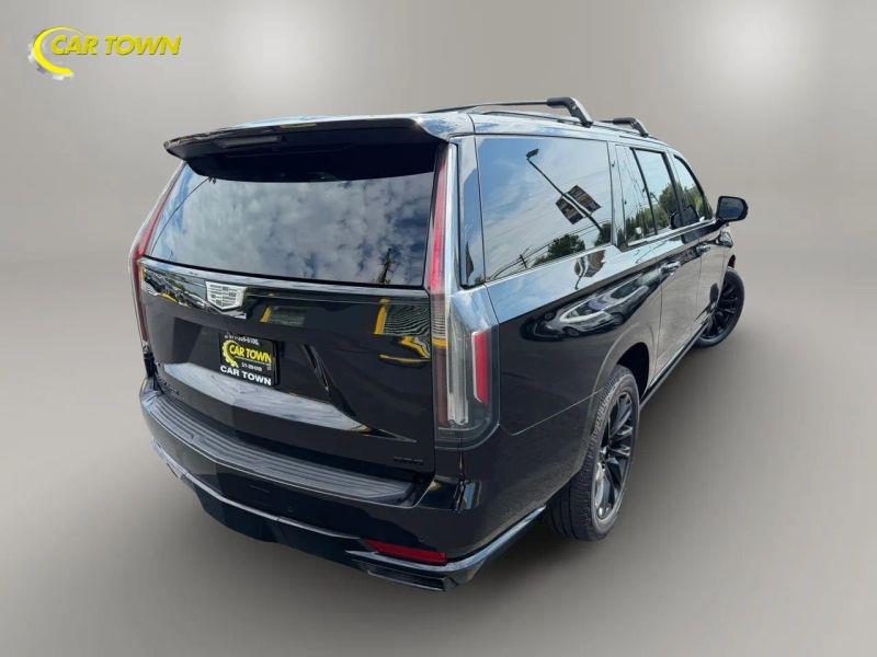 Vehicle photo 8