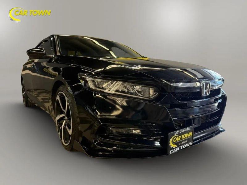 Vehicle photo 11