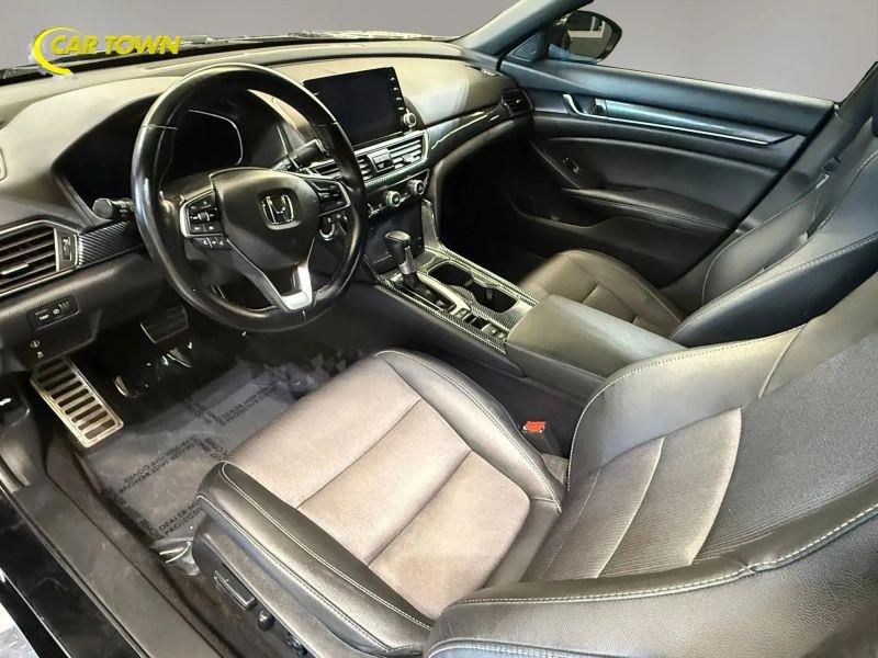 Vehicle photo 22