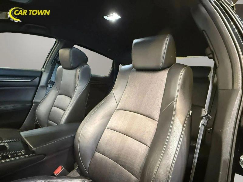 Vehicle photo 23