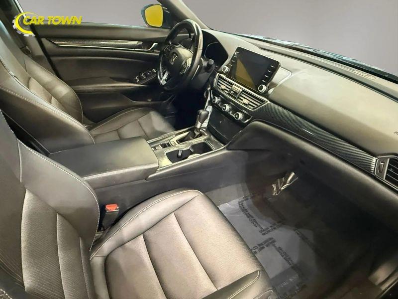 Vehicle photo 27