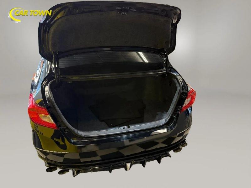 Vehicle photo 36
