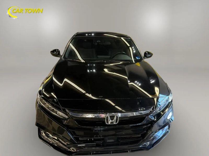 Vehicle photo 4