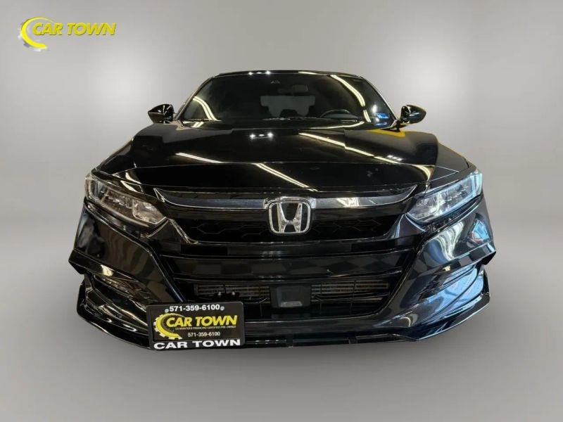 Vehicle photo 9