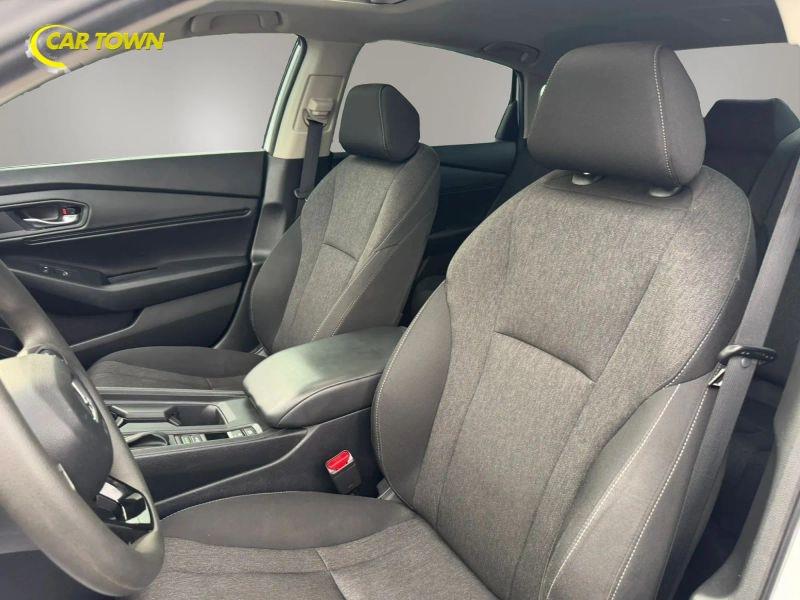 Vehicle photo 16