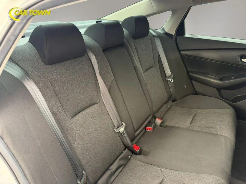 Vehicle photo 21