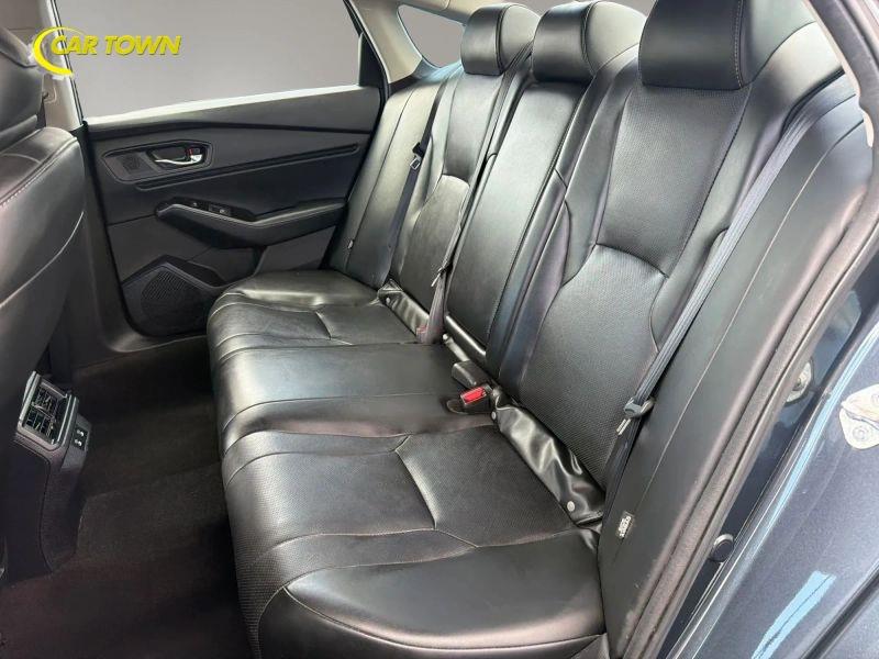 Vehicle photo 18