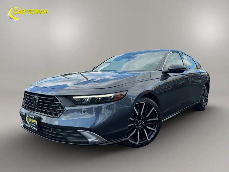Vehicle photo 2