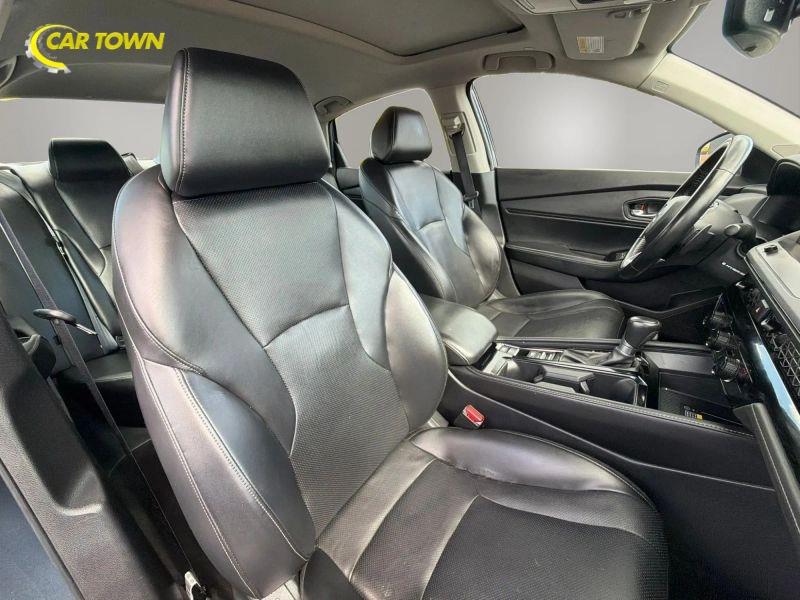Vehicle photo 21