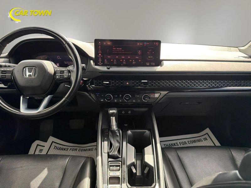 Vehicle photo 29