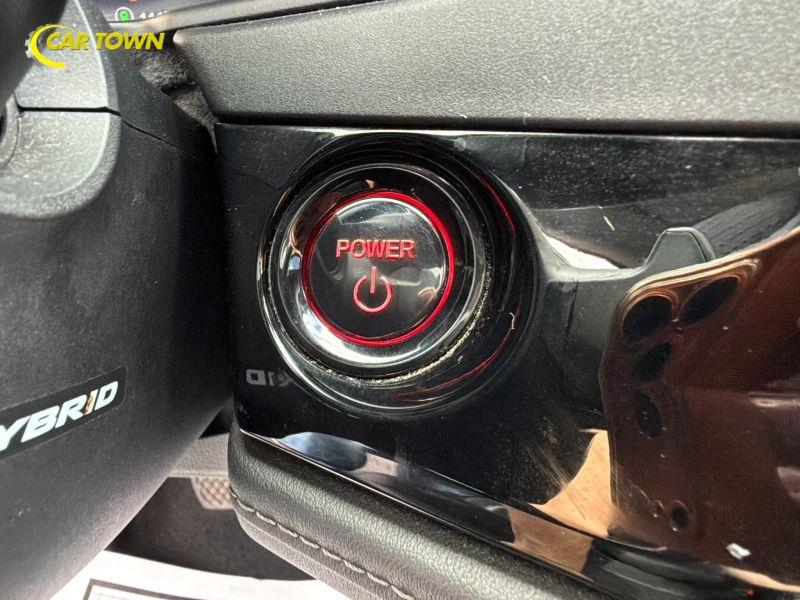 Vehicle photo 32