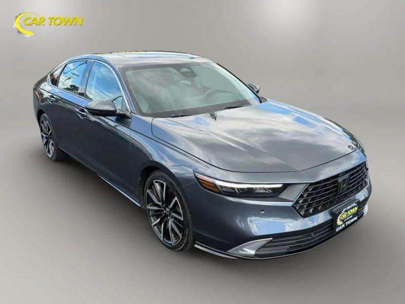 Vehicle photo 5
