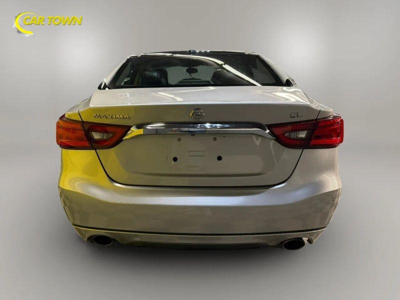 Vehicle photo 11