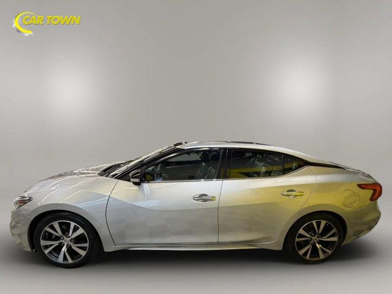 Vehicle photo 14