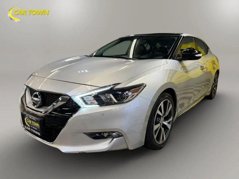 Vehicle photo 2