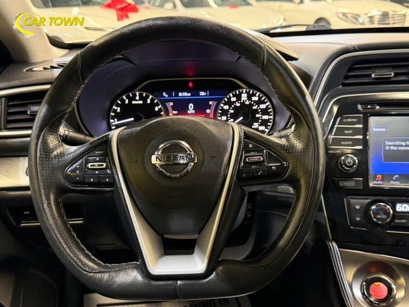 Vehicle photo 33