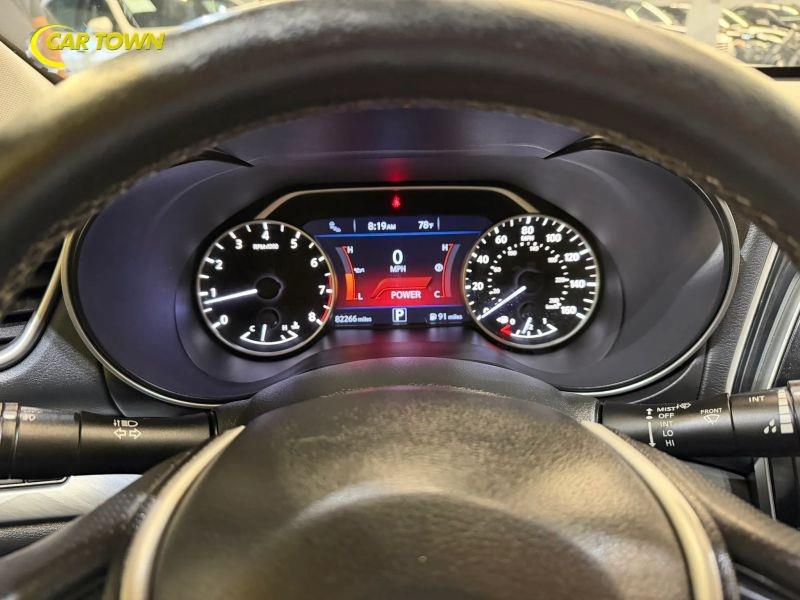 Vehicle photo 35