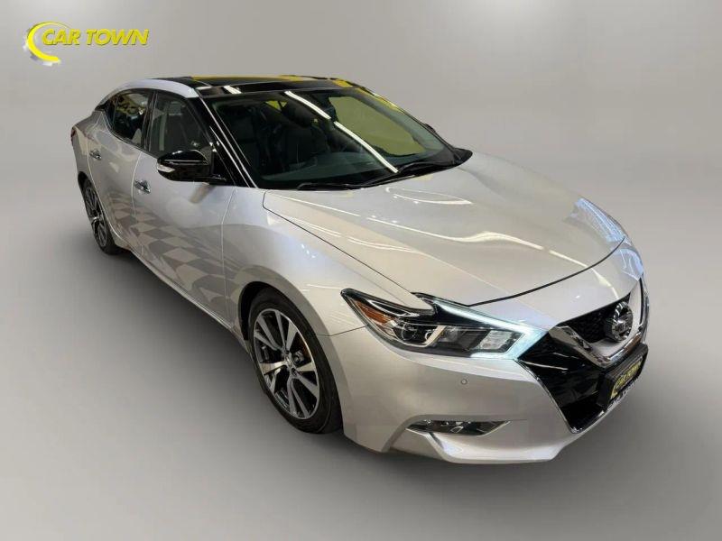Vehicle photo 5