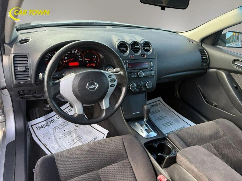 Vehicle photo 16