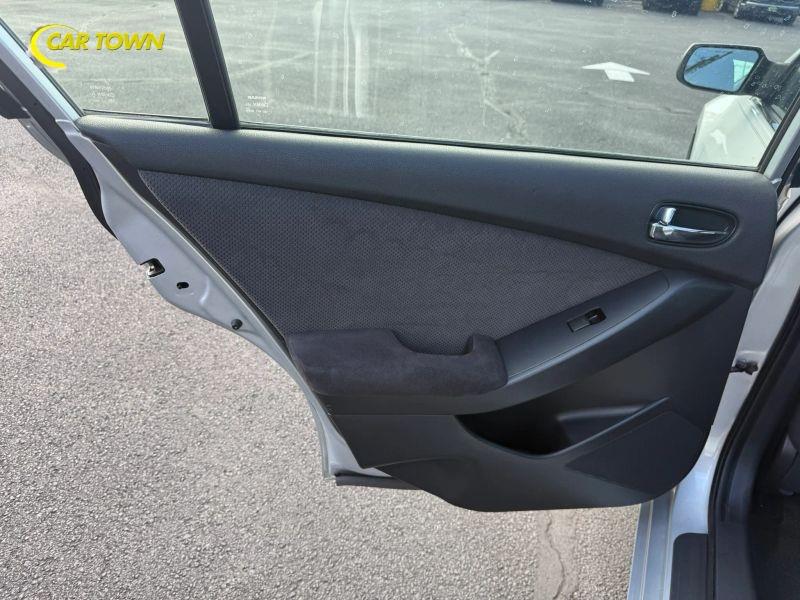 Vehicle photo 31