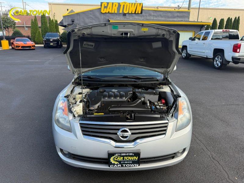 Vehicle photo 33