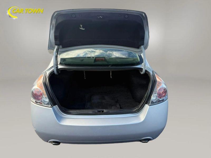 Vehicle photo 34
